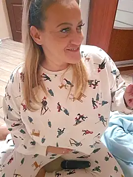 Isabellaa04 online show from December 2025 10:38:01 PM