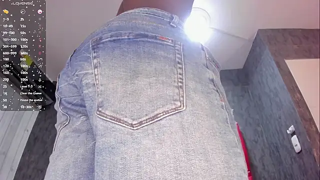 DominicSccott online show from December 2025 01:07:01 PM