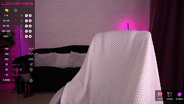 Snapshot of Daenerys_Daenn chatting on December 2024 07:54:01 AM Daenerys Daenn online show from December 2024 07:54:01 AM