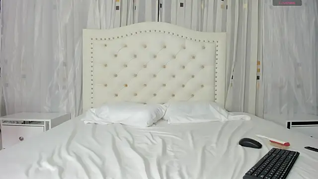 BunnyHotsx online show from February 2025 10:42:02 PM