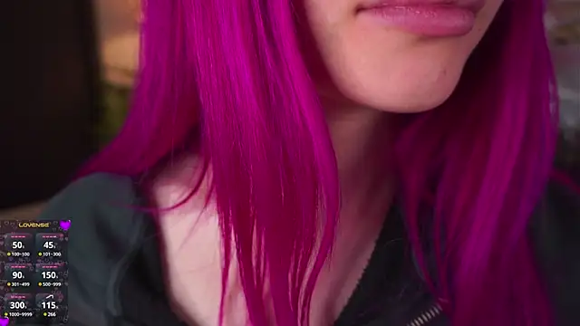 Snapshot of ShirleyCarolyn chatting on December 2024 08:02:02 PM ShirleyCarolyn online show from December 2024 08:02:02 PM