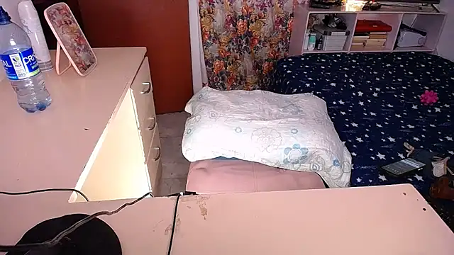 yselahot online show from March 2025 10:04:02 PM