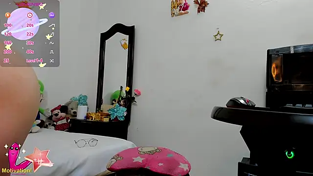 Snapshot of Amy_jones77 chatting on March 2025 07:06:02 PM Amy jones77 online show from March 2025 07:06:02 PM