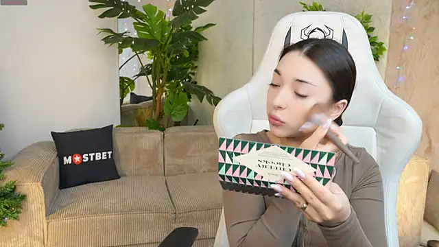 Jasmine Flow online show from December 2024 07:55:01 AM