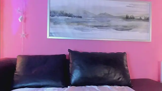 Tiffanysurez  online show from November 2025 08:33:02 PM