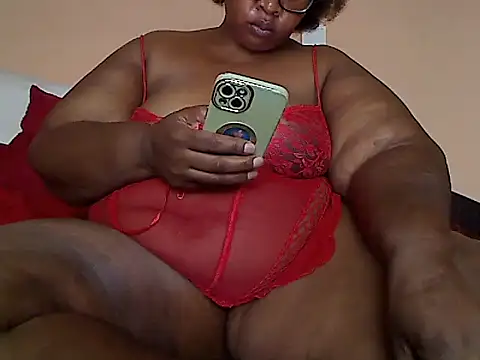 Snapshot of ZOQULUx chatting on February 2025 01:49:02 PM ZOQULUx online show from February 2025 01:49:02 PM