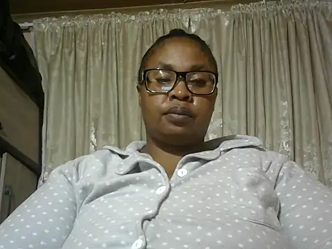 Snapshot of ZOQULUx chatting on March 2025 05:49:02 PM ZOQULUx online show from March 2025 05:49:02 PM