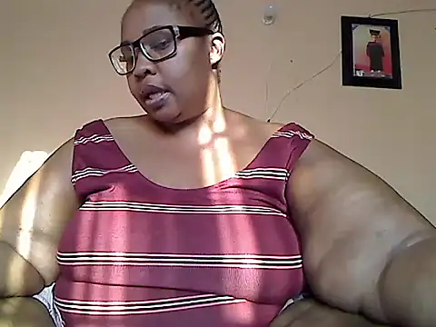 Snapshot of ZOQULUx chatting on September 2025 02:50:02 PM ZOQULUx online show from September 2025 02:50:02 PM