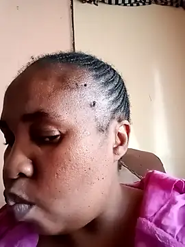 Snapshot of ZOQULUx chatting on October 2025 10:02:01 AM ZOQULUx online show from October 2025 10:02:01 AM