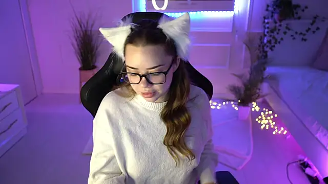 Snapshot of VixenMia chatting on January 2025 06:20:02 AM VixenMia online show from January 2025 06:20:02 AM