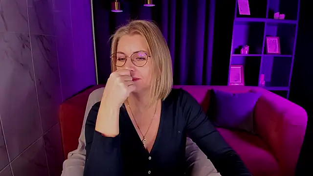 Annie Light online show from October 2025 05:41:02 AM