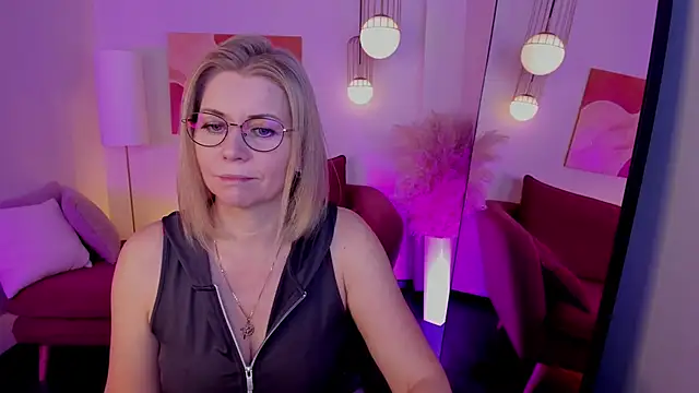 Annie Light online show from November 2025 05:51:02 AM