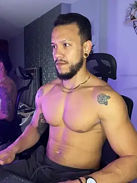 ARON TAYLER01 online show from November 2025 10:36:01 AM