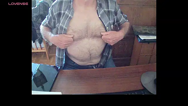 Snapshot of terrybare chatting on April 2026 05:03:02 PM terrybare online show from April 2026 05:03:02 PM