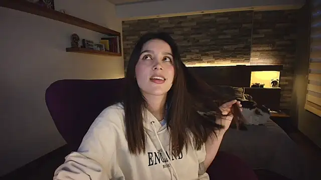 alicewilloww online show from October 2025 10:43:02 PM