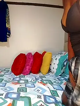 NicRaisaa online show from February 2025 04:03:02 AM