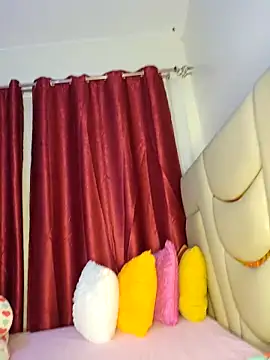 NicRaisaa online show from March 2026 06:18:01 AM