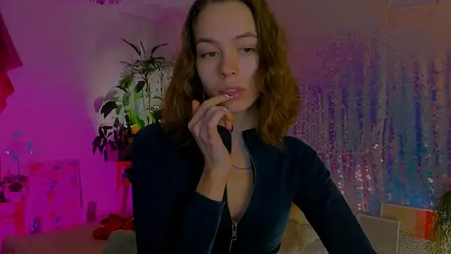 poli   online show from December 2024 12:31:01 AM