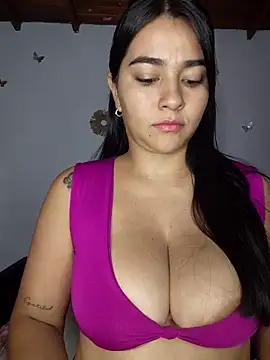 Snapshot of alison_villalobo chatting on June 2026 02:20:02 AM alison villalobo online show from June 2026 02:20:02 AM