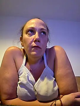 Wisie Cutie online show from March 2026 10:53:01 PM