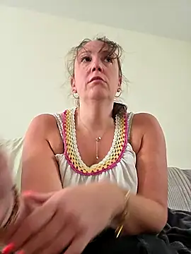 Wisie Cutie online show from April 2026 03:30:02 PM