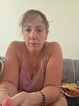 Snapshot of Wisie_Cutie chatting on July 2026 03:47:01 PM Wisie Cutie online show from July 2026 03:47:01 PM