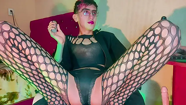 SEXYTRAV18 online show from February 2025 12:27:01 AM