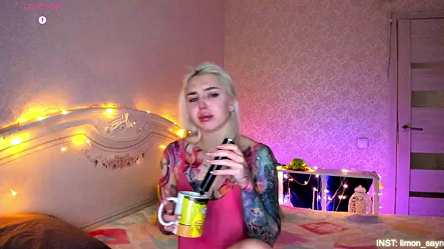 LillyMoure  online show from February 2026 11:04:02 PM