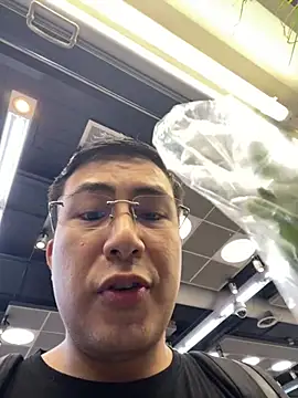 andrewmhilton  online show from March 2025 08:01:02 PM