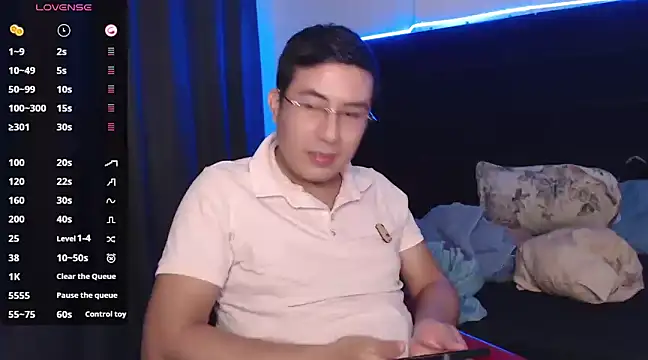 andrewmhilton  online show from March 2025 01:47:01 AM