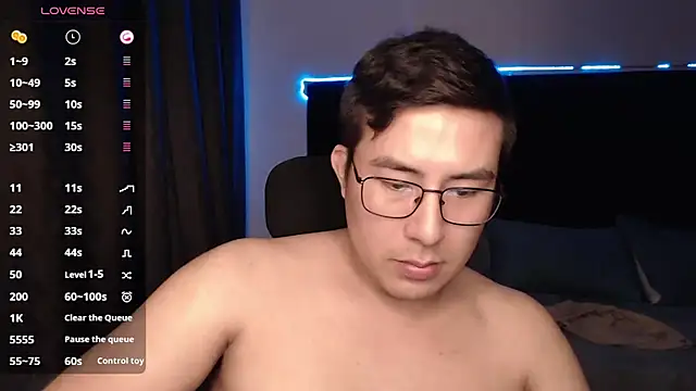 andrewmhilton  online show from November 2025 07:19:02 AM