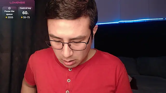 andrewmhilton  online show from November 2025 05:33:01 AM