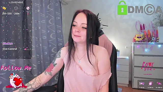 Snapshot of AnnyHoney_ chatting on December 2025 08:01:02 AM AnnyHoney online show from December 2025 08:01:02 AM