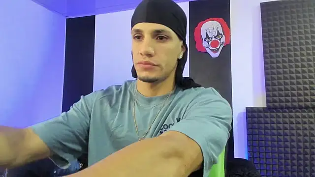 jhonnysnow17 online show from February 2025 05:52:01 AM