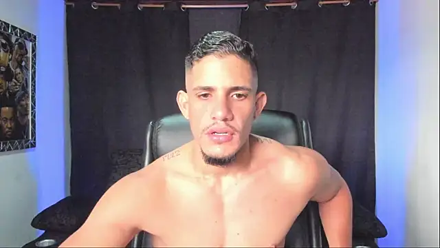 jhonnysnow17 online show from April 2026 04:26:02 PM