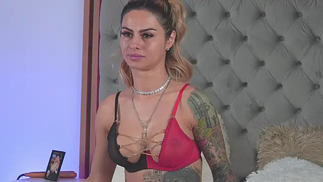 TiffanyMaze online show from April 2026 02:34:01 AM