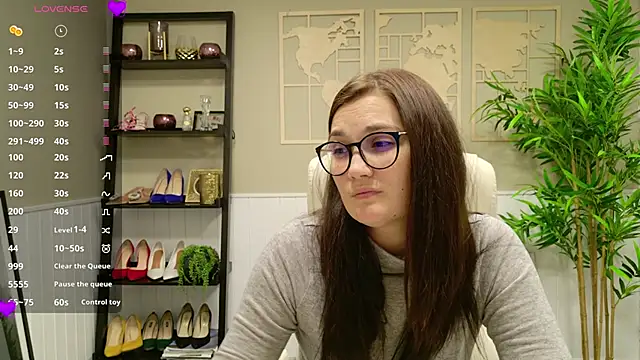 SelineSole online show from November 2025 04:13:02 PM