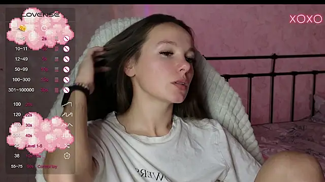 lil luna x online show from December 2024 05:42:01 PM