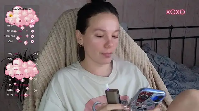 lil luna x online show from February 2026 08:07:02 PM