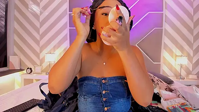 Aluna sweet online show from October 2025 08:32:01 PM