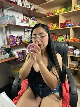 Snapshot of demyanderson_ chatting on February 2026 10:44:01 PM demyanderson online show from February 2026 10:44:01 PM