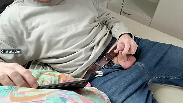 Snapshot of an0nym0us_us3r chatting on March 2026 01:07:02 PM an0nym0us us3r online show from March 2026 01:07:02 PM