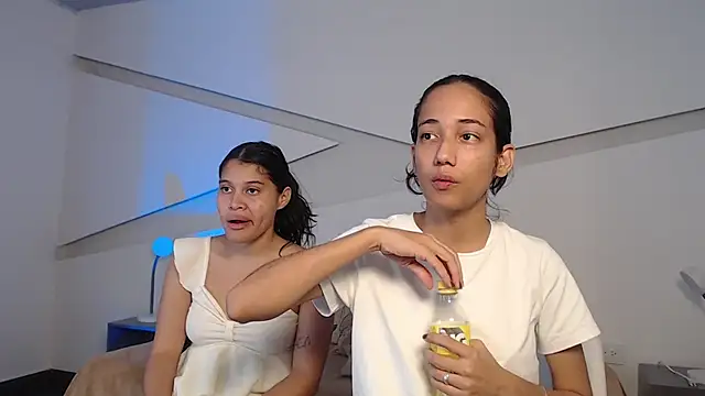 hot little bunny online show from December 2025 10:25:01 PM