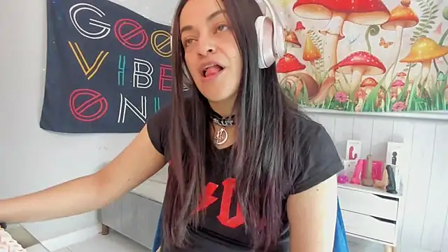 Snapshot of LovelyAzucena chatting on November 2025 02:39:01 PM LovelyAzucena online show from November 2025 02:39:01 PM