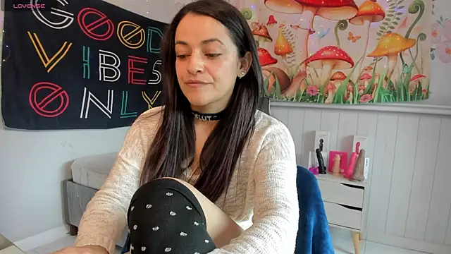 Snapshot of LovelyAzucena chatting on November 2025 03:05:02 PM LovelyAzucena online show from November 2025 03:05:02 PM