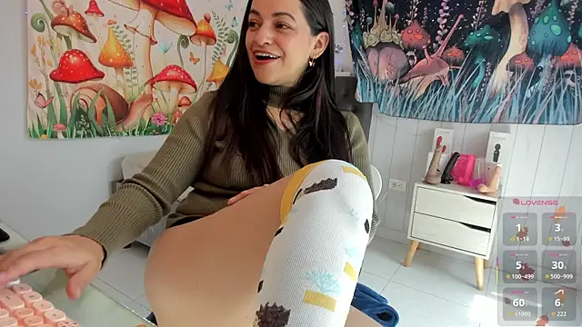 Snapshot of LovelyAzucena chatting on November 2025 02:53:02 PM LovelyAzucena online show from November 2025 02:53:02 PM