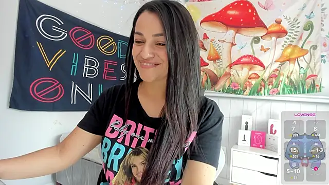 Snapshot of LovelyAzucena chatting on November 2025 02:53:02 PM LovelyAzucena online show from November 2025 02:53:02 PM