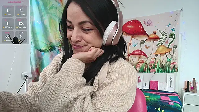 LovelyAzucena online show from March 2026 02:00:02 PM