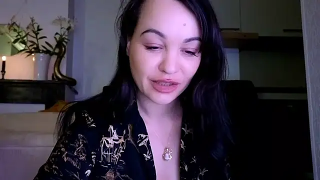 Lilie romeo online show from December 2024 04:50:01 PM