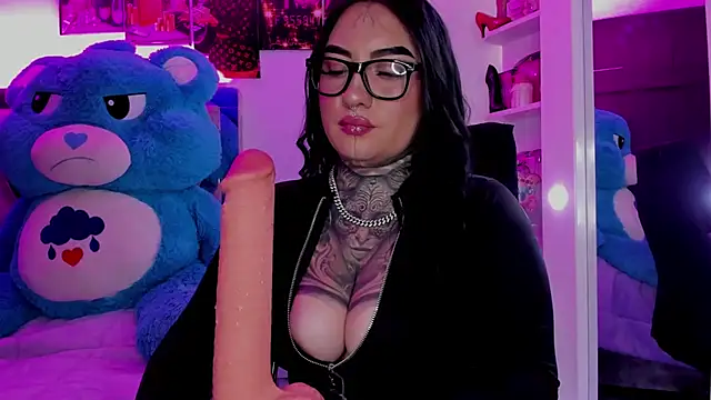 CloeeBeckam online show from April 2026 08:53:02 PM